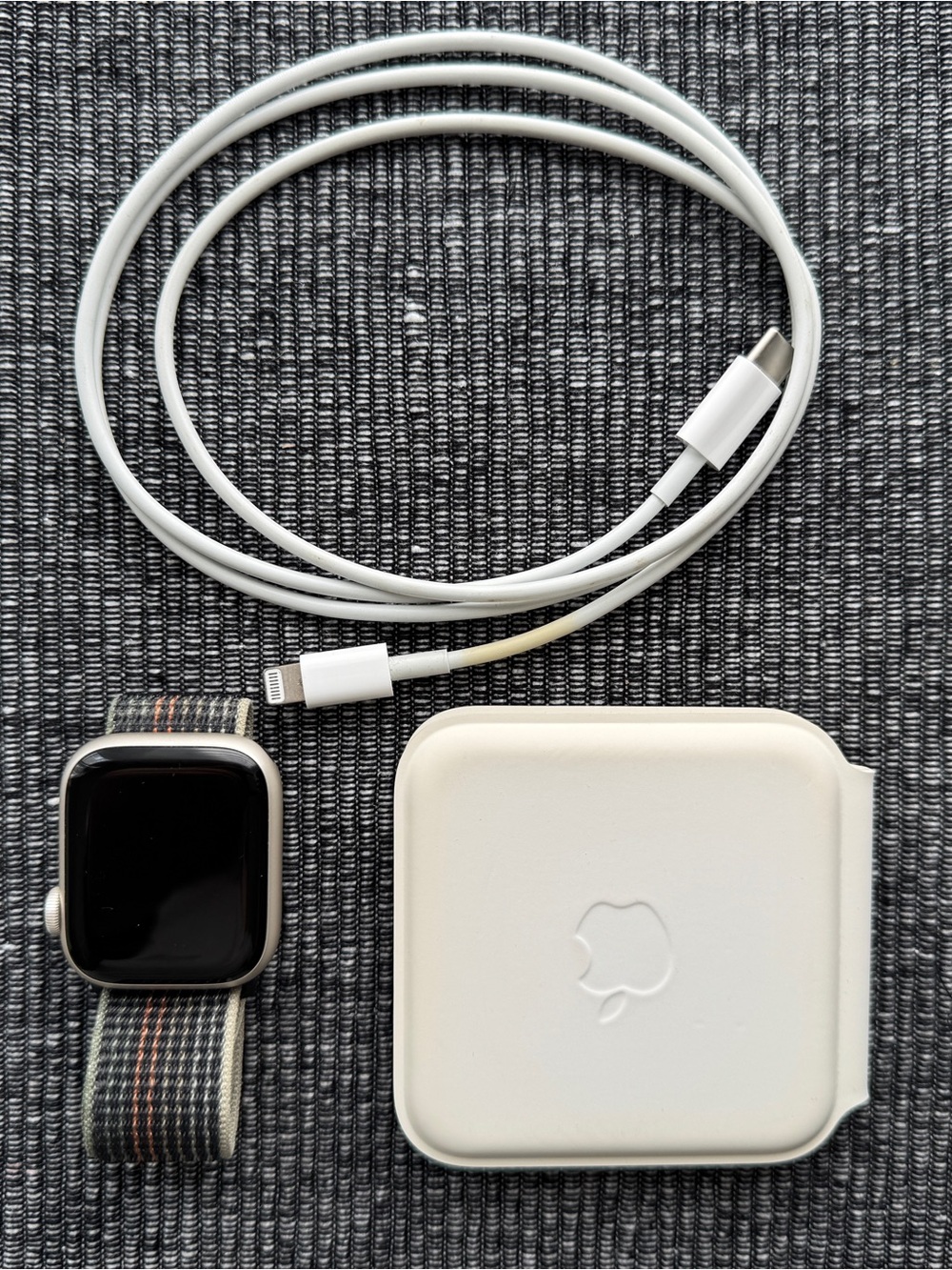 APPLE Watch Series 8 GPS 41mm – MagSafe Duo Charger Bundle + Sport Loop